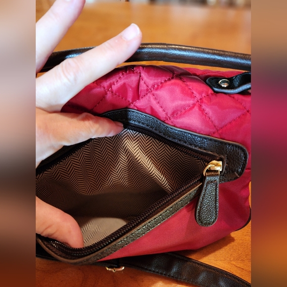 Steve Madden Quilted Purse With Adjustable Strap - Picture 6 of 9